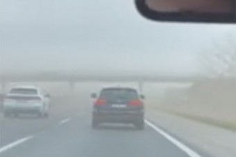 Ismét porvihar volt az M1-esen, már be is lehet jelenteni ezeket