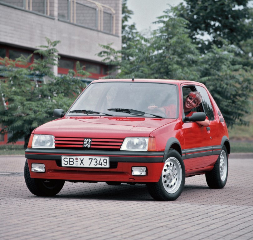 Takarékos kisautó, és vérbeli méregzsák: idén 40 éves a Peugeot 205 2