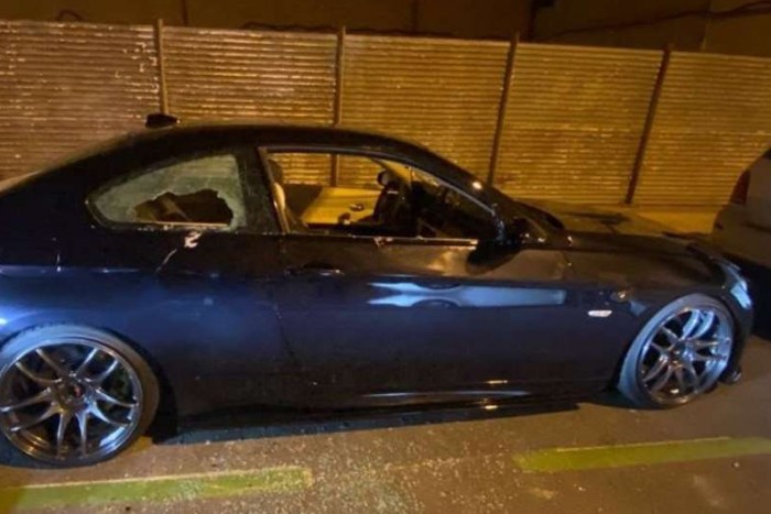 Csákánnyal verte szét fia BMW-jét, hogy ne vezethessen ittasan