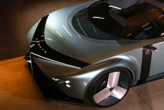 Patinás olasz autómárka ébredhet fel a kómából