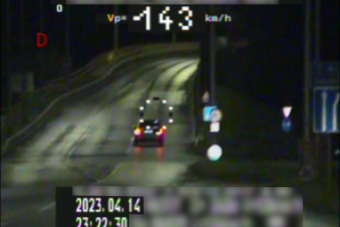 Ámokfutó autós akadt a rendőrök horgára Pécsen. Nem voltak kíméletesek