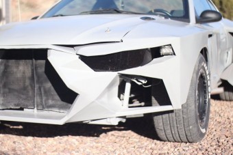 Mekk Elek is dobna egy szaltót ettől a Mustangtól