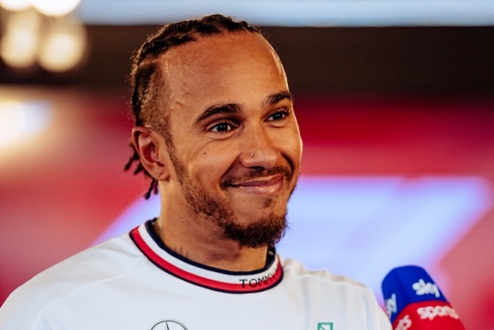 F1: Hamilton fejlesztésekre várva vágja a centit 1 | Vezess F1: Hamilton fejlesztésekre várva vágja a centit 1