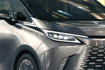 Olyan prémiumautó jön Európába, mint még soha