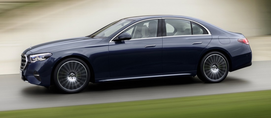 Új Mercedes-Benz E-osztály: plusz pénzért mindent is tud