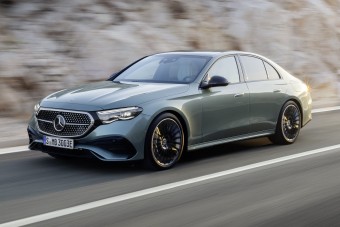 Új Mercedes-Benz E-osztály: plusz pénzért mindent is tud