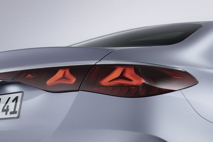 Új Mercedes-Benz E-osztály: plusz pénzért mindent is tud 6