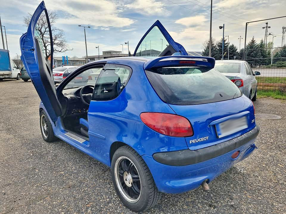 A nap hirdetése: “nem tudom, a motor-váltó tuningolt-e, de szerintem igen” 1