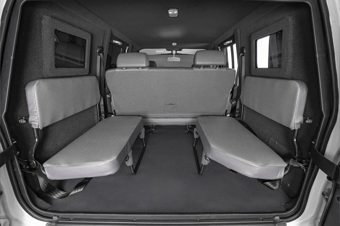 Megnyugodhatnak a milliárdos vadászok, itt a páncélozott terepjáró 3