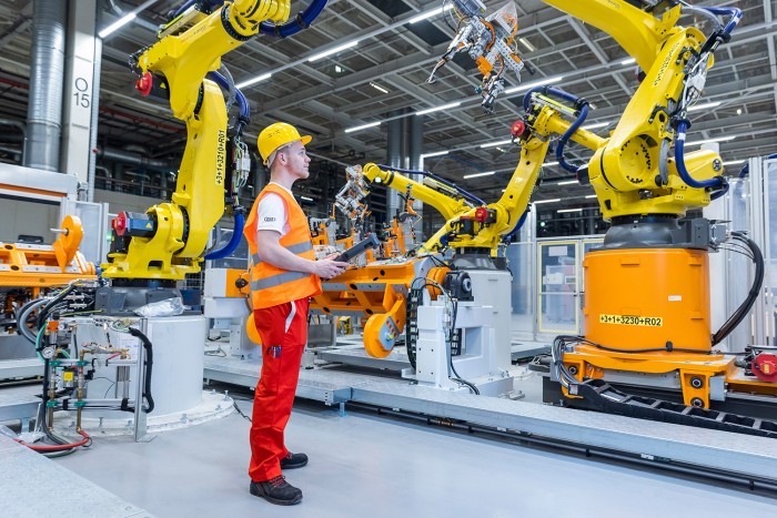 Célegyenesbe fordult a győri Cupra gyártása