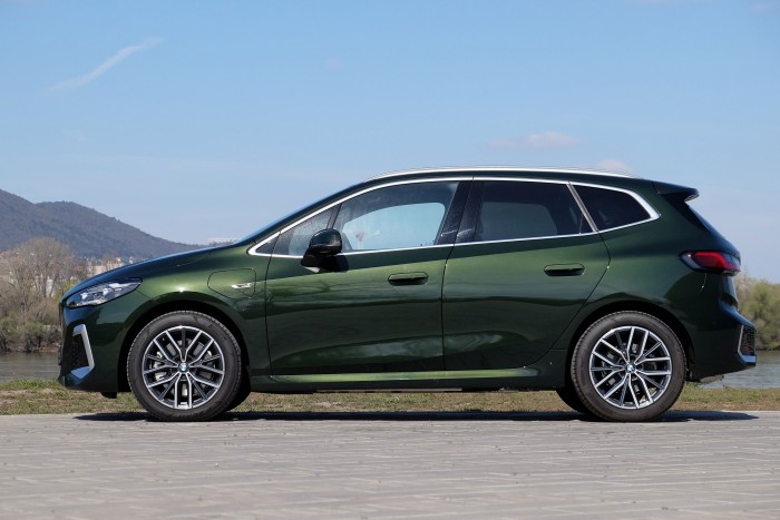 Családi BMW, őrült erővel, zöld rendszámmal 6