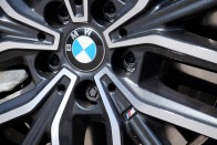 Családi BMW, őrült erővel, zöld rendszámmal 62