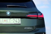 Családi BMW, őrült erővel, zöld rendszámmal 66