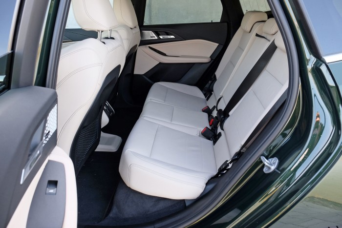 Családi BMW, őrült erővel, zöld rendszámmal 17