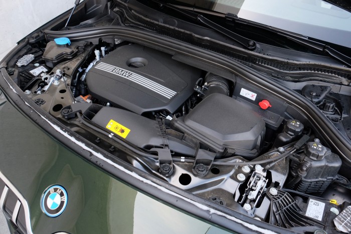 Családi BMW, őrült erővel, zöld rendszámmal 12