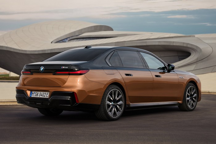 Nincs ennél erősebb, gyorsabb elektromos BMW 16