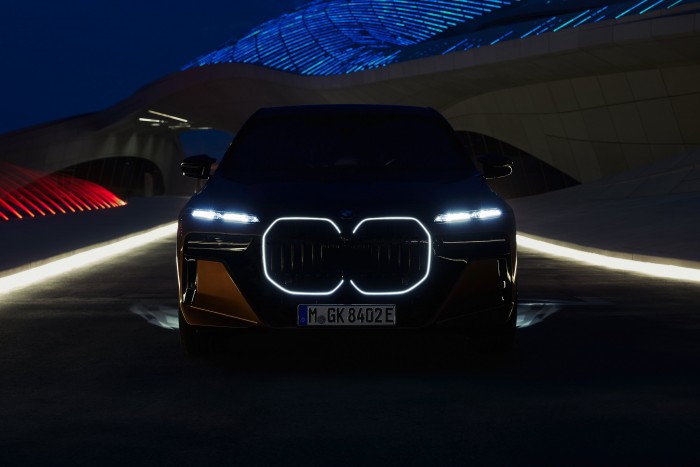 Nincs ennél erősebb, gyorsabb elektromos BMW 18