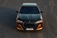 Nincs ennél erősebb, gyorsabb elektromos BMW 53