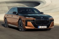 Nincs ennél erősebb, gyorsabb elektromos BMW 42