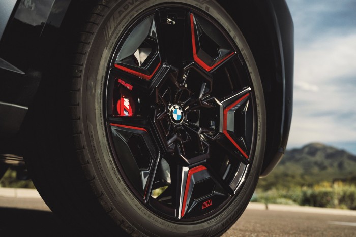 El BMW 82 más potente es un fenómeno demoníaco por dentro y por fuera