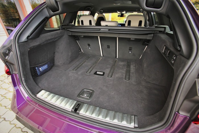 Atipikus BMW érkezett Magyarországra 8