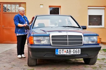 Könnyes találkozás újra a 35 éves Mercedesszel!