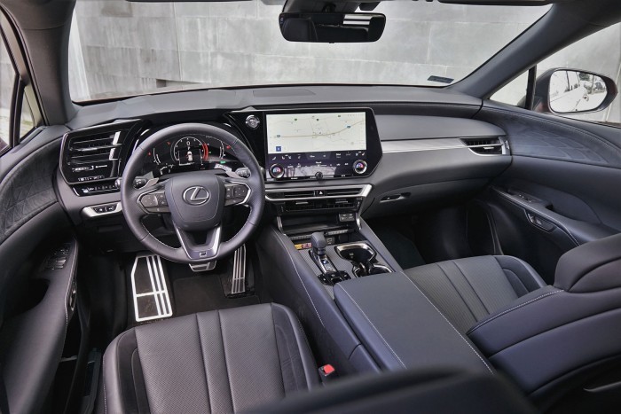 Négy henger majd’ 40 millióért? 7