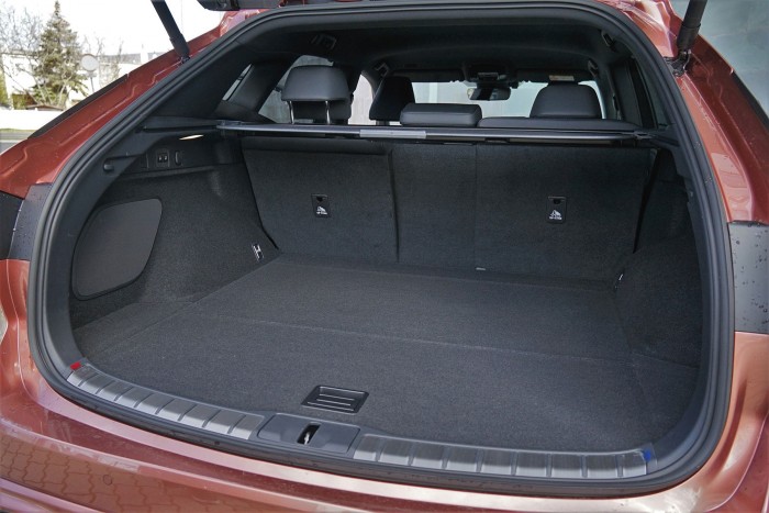 Négy henger majd’ 40 millióért? 23