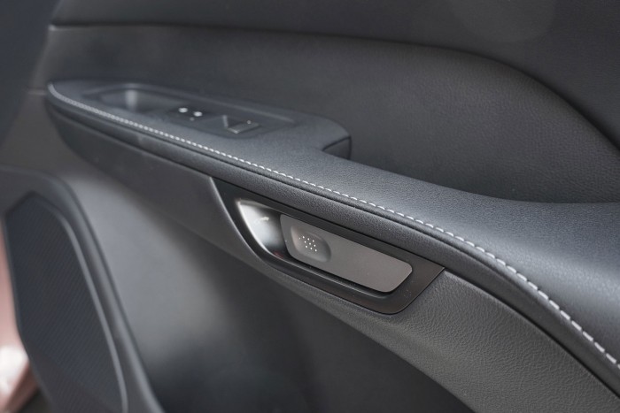 Négy henger majd’ 40 millióért? 9