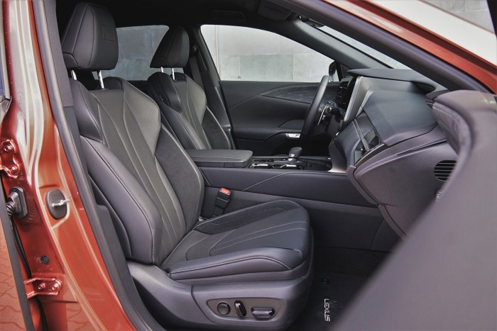 Négy henger majd’ 40 millióért? 19