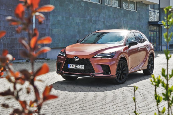 Négy henger majd’ 40 millióért? 20