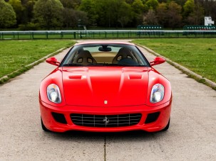 Újként fanyalogva kerülték a vevők ezt a Ferrarit, ma viszont megőrülnek érte