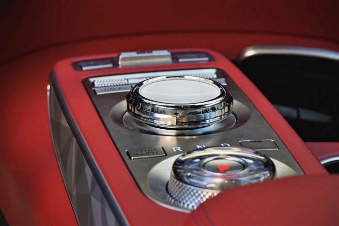 Ez a koreai autó jobb, mint egy Lexus 11