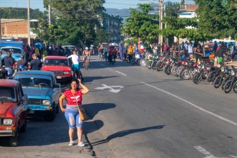 Az ország, ahol most órákat kell sorban állni üzemanyagért