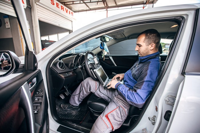 Hamis autós szoftverekre csapott le a NAV