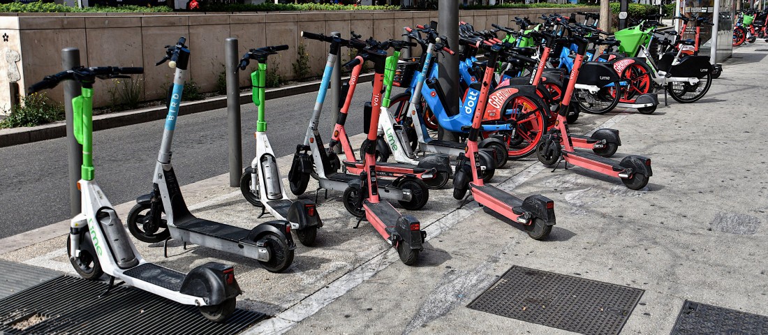 Kitilthatják az e-rollereket ebből a városból