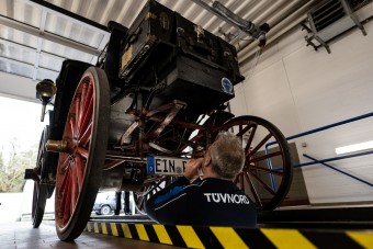 Csont nélkül átment a műszaki vizsgán a 129 éves autó