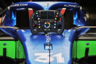 F1: Két büntetést osztottak ki egy incidensért a sprint előtt