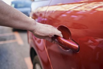 Nem nyúlhat autóhoz öt évig az autókilincsek rabja