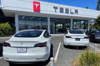 Borult a bili, adatvédelmi botrány robbant ki a Teslánál