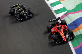 F1: Elismerte a Mercedes, figyelik Leclerc-t