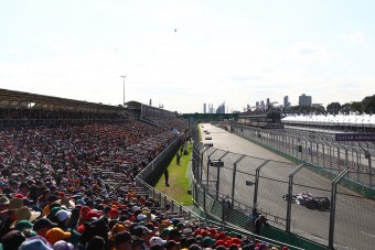 F1: Szabályt szegett az ausztrál pálya, életveszélyes helyzet alakult ki