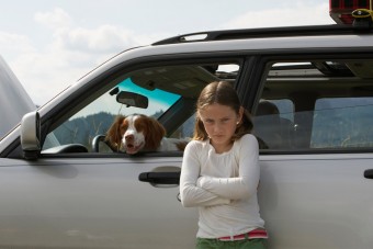 Lenyúlta apa kocsiját a 12 éves lány és elindult egy ismeretlen emberhez