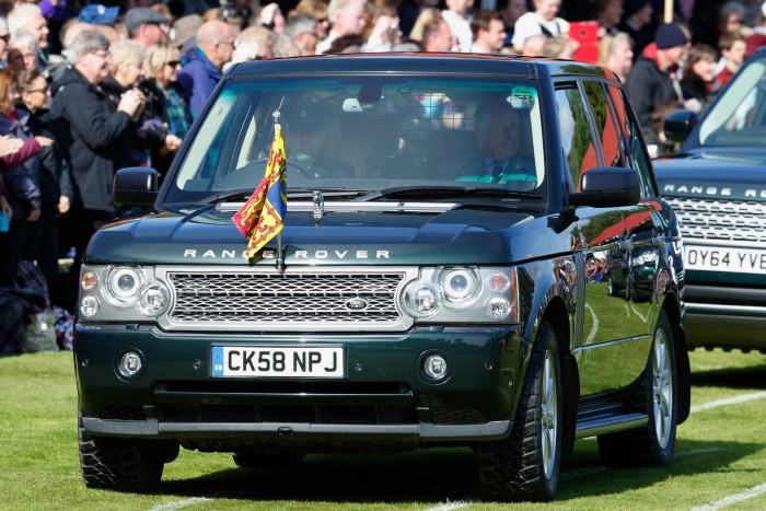 Váratlan veszély fenyegeti a brit királyi házat