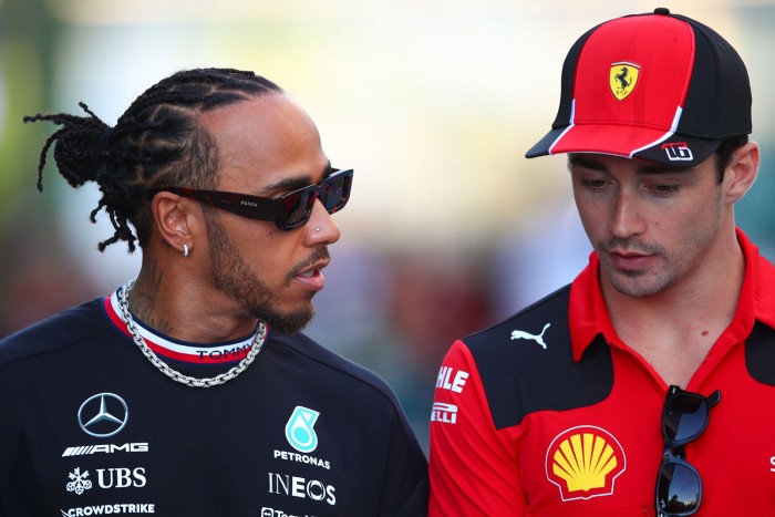 F1: Hamilton tojik a Leclerc-pletykákra