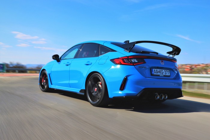 Ez vaku volt, vagy villám? Nem, az új Honda Civic Type R! 16 | Vezess Ez vaku volt, vagy villám? Nem, az új Honda Civic Type R! 16