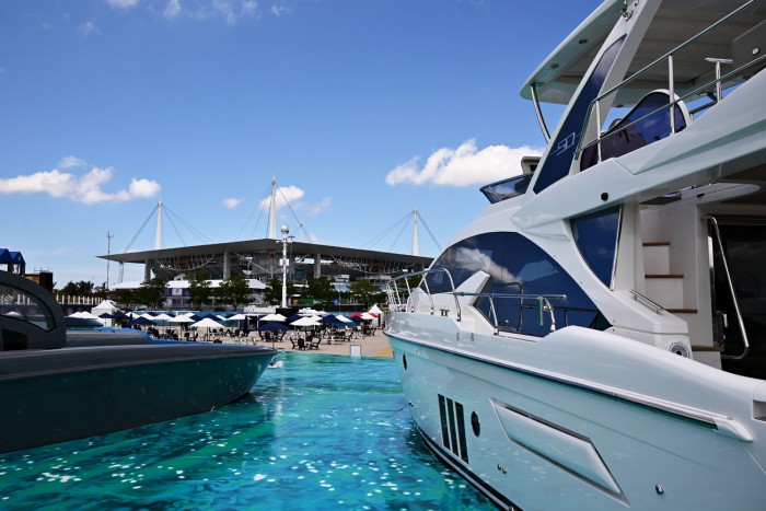 Kiröhögték a kamuluxust, itt a válasz