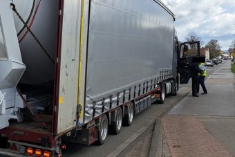 Kikerekedett a rendőrök szeme is, amikor meglátták ezt a fuvart