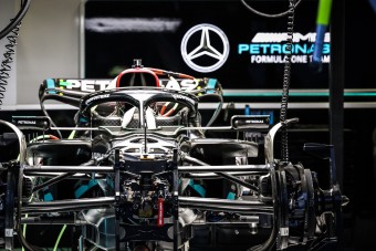 Nem tud szabadulni az F1-től a Mercedes-főnök