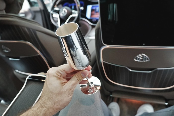 Háromtonnás luxusbálna – Elsőként ültünk az új csúcs-Merciben! 14